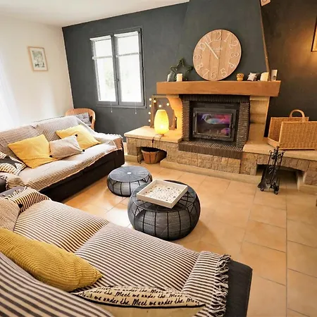 Villas Du Luberon - La Des Saisons Hébergement de vacances *